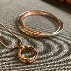 Necklace and bracelet set